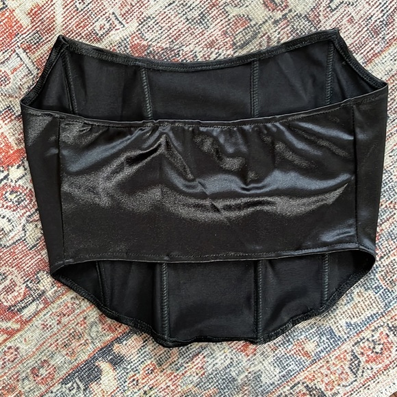 SOLD ✨NWT Corset Crop Top - Picture 6 of 6